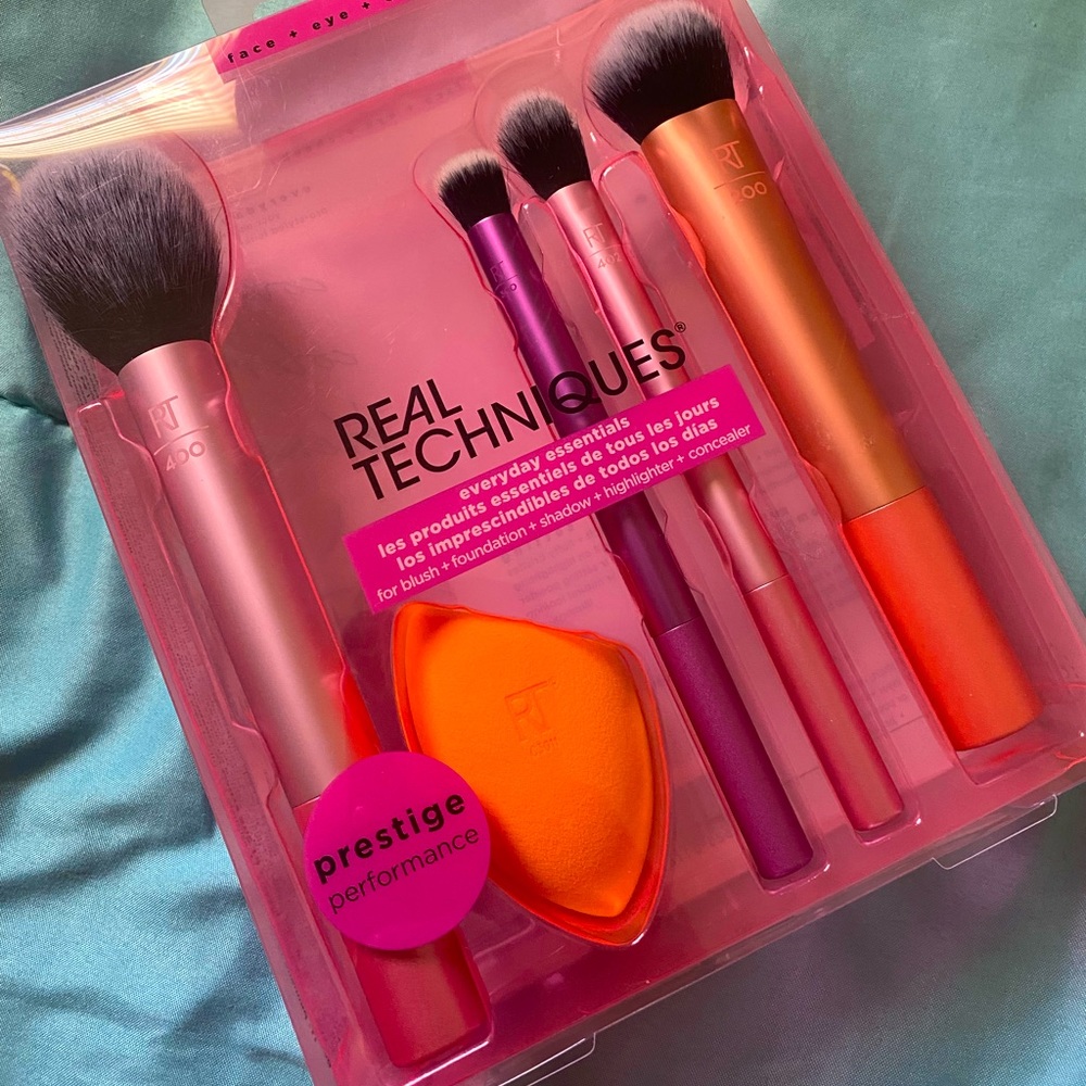 Real Technique Brushes Set